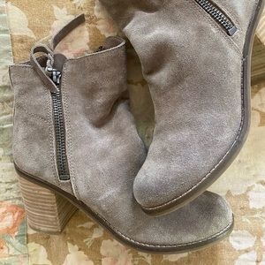 Dolce Vita suede taupe boot with tassels
